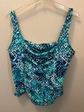 Women's St. John's Bay Swimsuit Top. Tankini, Size 22. Blue/Green, Ex Con! I ive